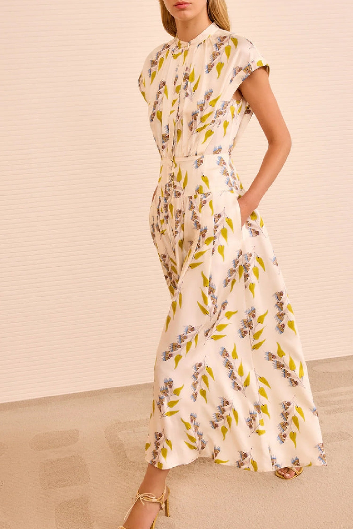 Robe Lausanne sans manches et boutonnée en soie - Infinite Flower