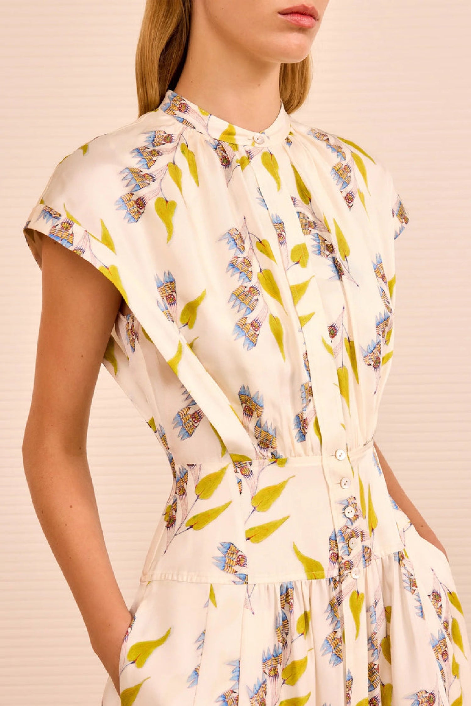 Robe Lausanne sans manches et boutonnée en soie - Infinite Flower