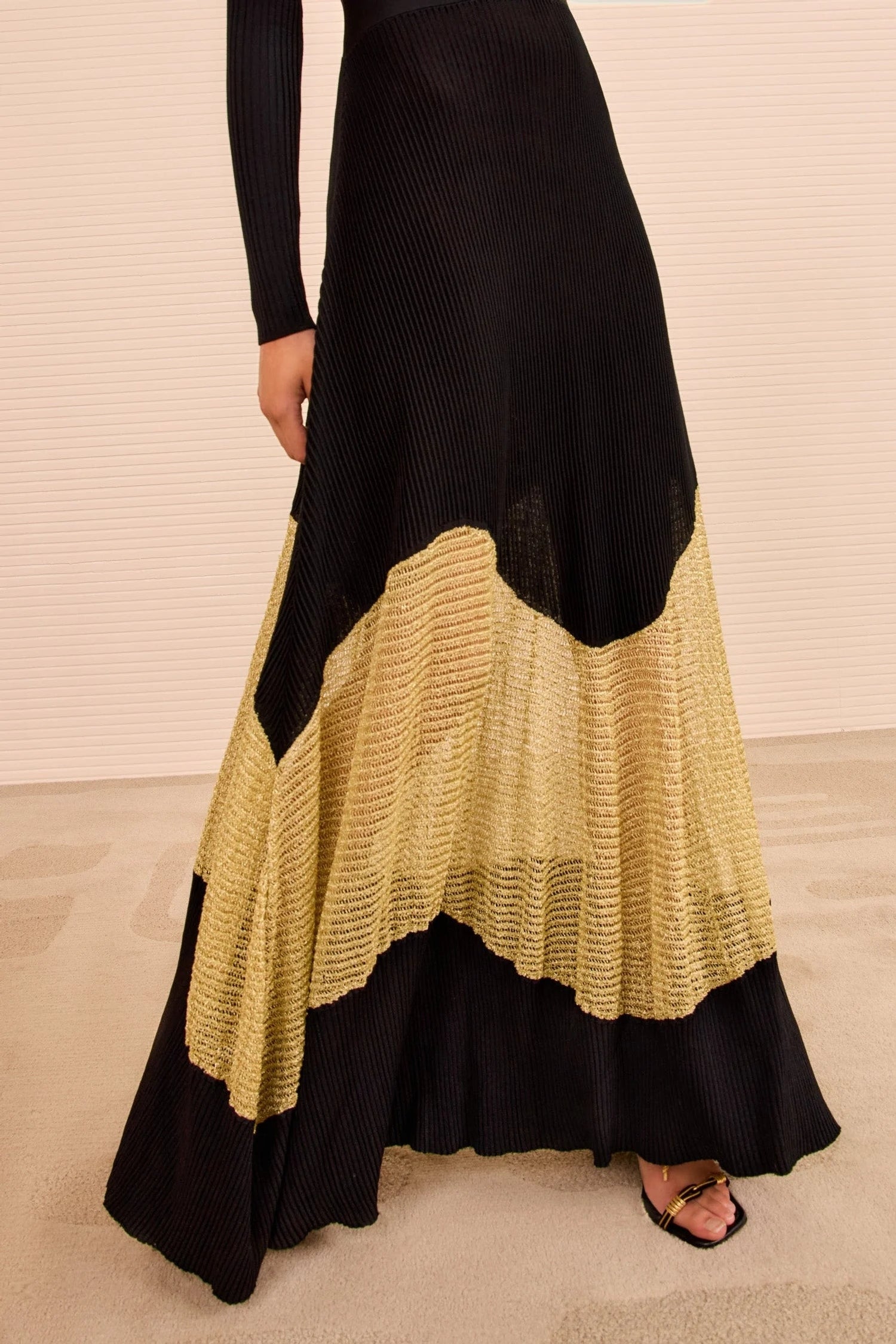 Robe Roanne - Gold Noir